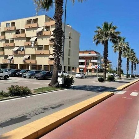 Ferienwohnung Ad Un Passo Dal Mare Porto SantʼElpidio Exterior foto
